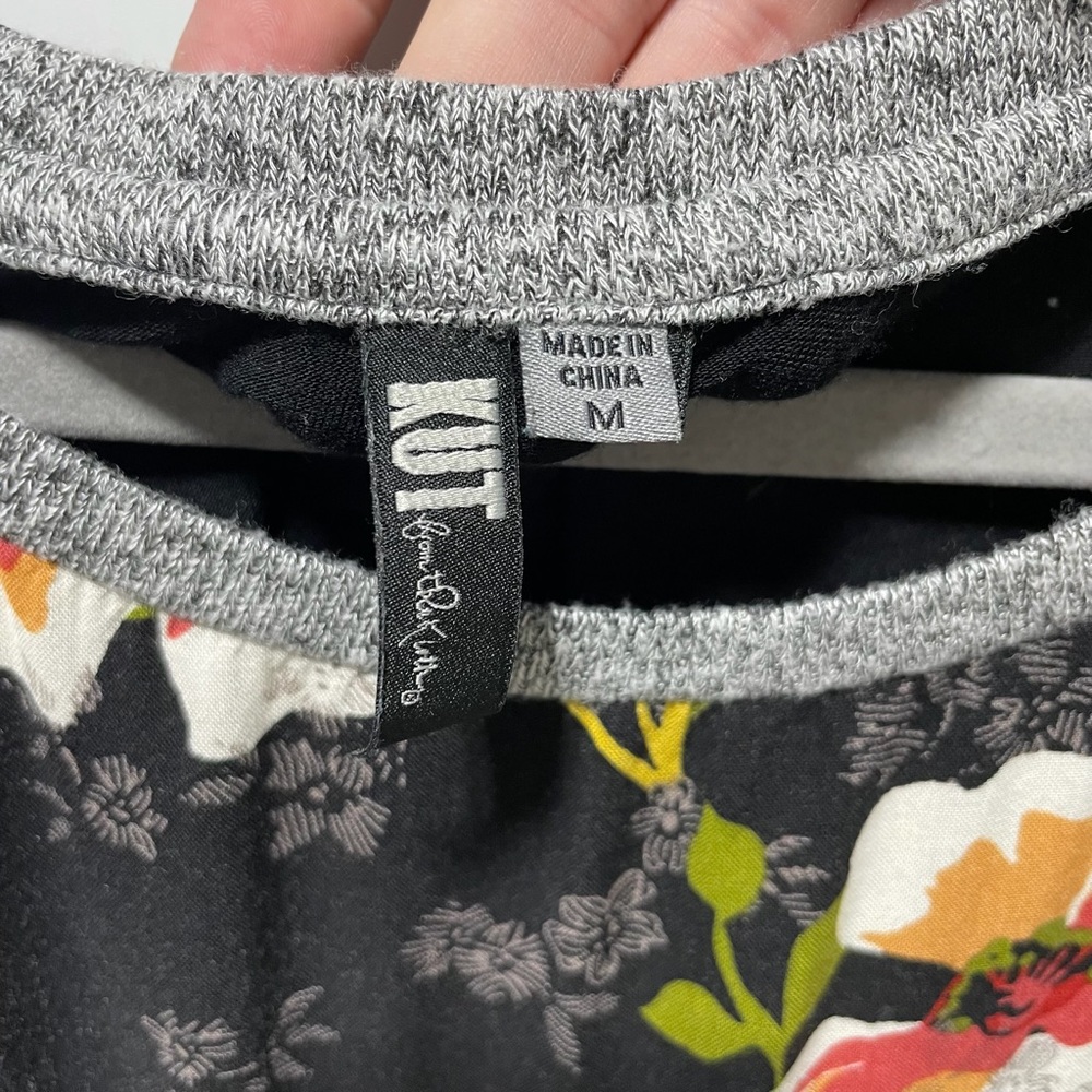 Kut from the Kloth Floral Print Long Sleeve Top Size M - Picture 3 of 4